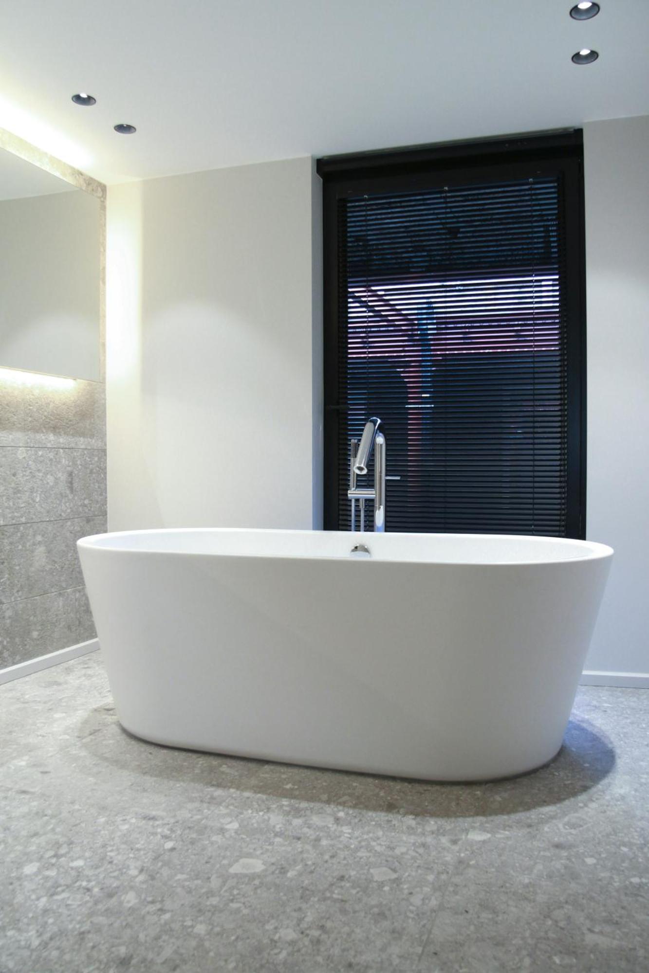 For Luxury Near Delhi Airport 4* New Delhi